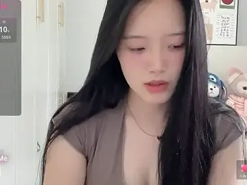 Stripchat Adult Webcam of --bee--