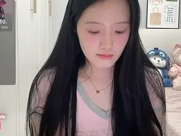 Stripchat Watch Live Sex Cams of --bee--