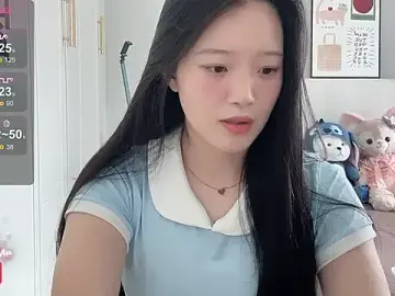 Stripchat Adult Webcam of --bee--