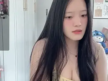 Stripchat Live Sex of --bee--