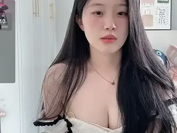 Stripchat Nude Webcam of --bee--