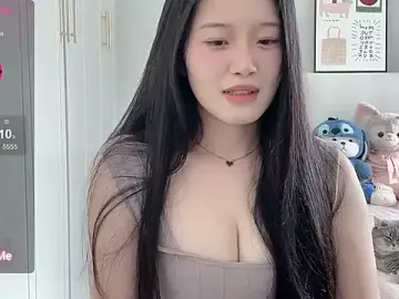 Stripchat Live Sex of --bee--