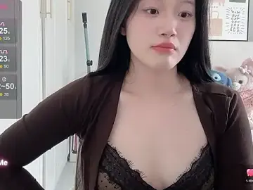 Stripchat Live Sex of --bee--