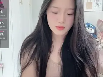 Stripchat Live Sex of --bee--