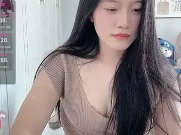 Stripchat Best Webcam of --bee--