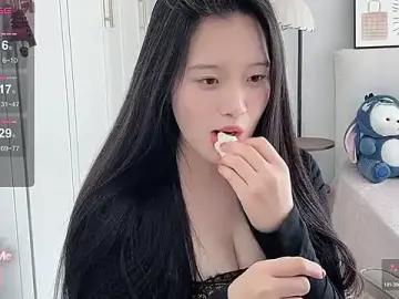 Stripchat Watch Live Sex Cams of --bee--