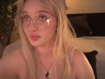 Stripchat Free Porn Cam of ELLIEJAY