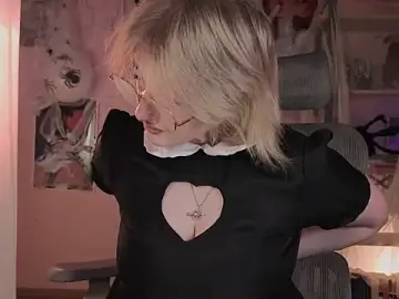 Stripchat Free Live Porn of ELLIEJAY