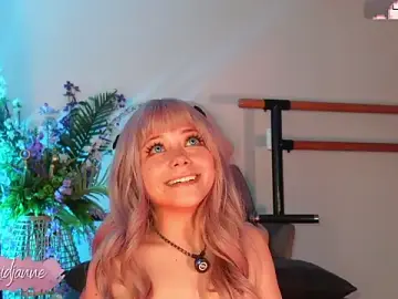 Stripchat Adult Webcam of Loidjanne