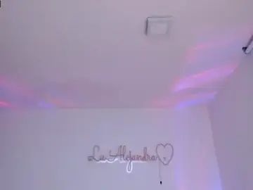 Stripchat Watch Live Sex Cams of alee_lenoxx