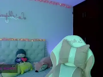 Stripchat Free Porn Cam of alee_lenoxx