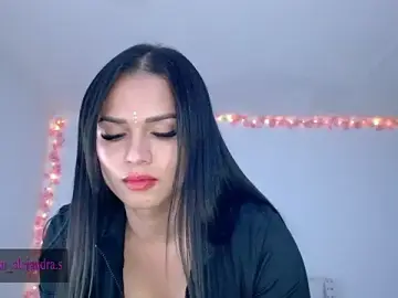 Stripchat Free Porn Cam of alee_lenoxx