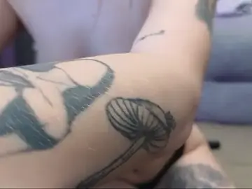 Stripchat Sex Cam of charlie_din