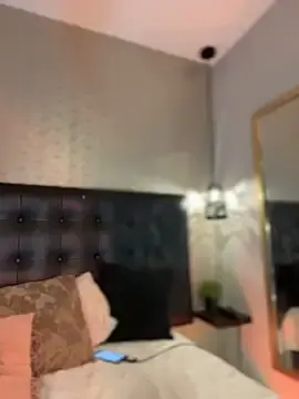 Stripchat Sex Cam of MiahWindsor