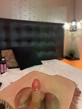 Stripchat Nude Webcam of MiahWindsor