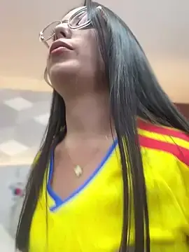 Stripchat Free Live Porn of Julietasantos__