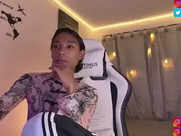 Stripchat Sex Cam of alejo_cute