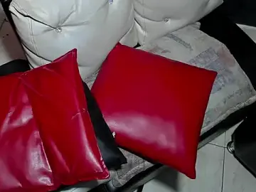 Stripchat Free Porn Cam of Blow2job-Lat