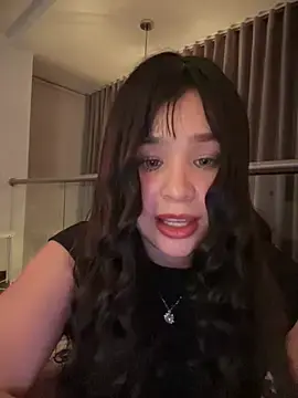 Stripchat Free Porn Cam of bella_parisi