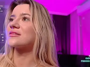 Stripchat Adult Webcams of CutiePie69__