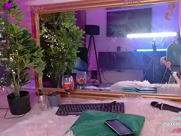 Stripchat Live Sex Cam of CutiePie69__