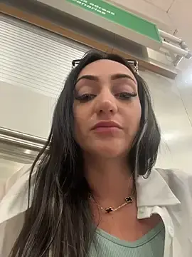 Stripchat Adult Webcam of Ninabigtitied