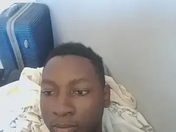 Stripchat Live Sex Cam of Thibotough