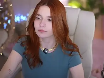 Stripchat Sex Cam of RedShinee