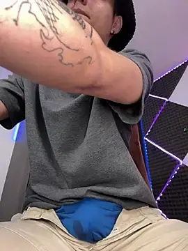 Stripchat Adult Webcams of bigryann23