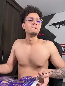 Stripchat Watch Live Sex Cams of bigryann23