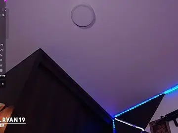 Stripchat Free Porn Cam of bigryann23