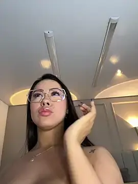 Stripchat Watch Live Sex Cams of Miss_blue69