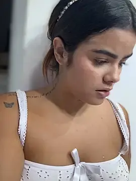 Stripchat Live Sex Cam of Kaily_Sweet16