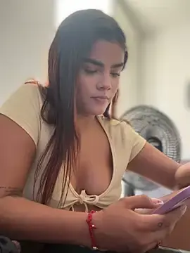 Stripchat Free Live Porn of Kaily_Sweet16