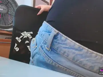 Stripchat Live Sex Cam of Miley_Baker