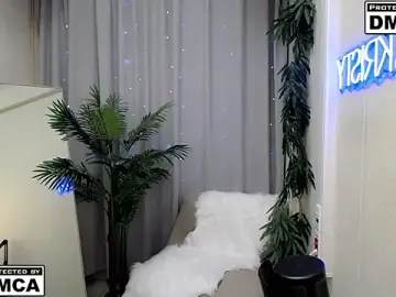 Stripchat Live Sex Cam of KRISTY_01