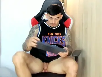 Stripchat Adult Video Chat of Ricardogo19
