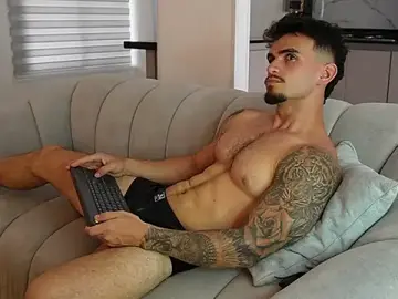 Stripchat Sex Cam of Ricardogo19