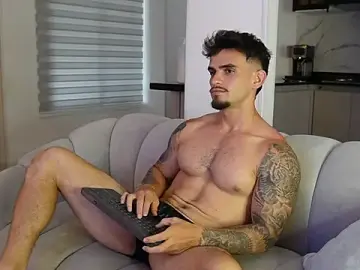 Stripchat Live Sex Cam of Ricardogo19