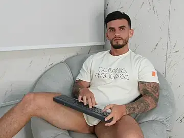 Stripchat Best Webcam of Ricardogo19
