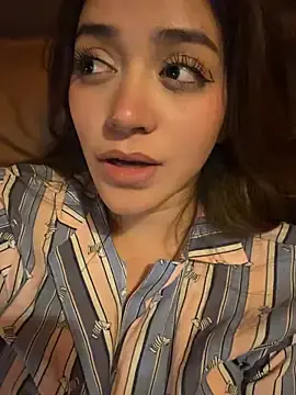 Stripchat Live Sex Cam of lauradaft