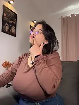 Stripchat Sex Cam of tati_reyess