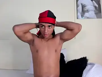 Stripchat Sex Cam of MagnusKing_