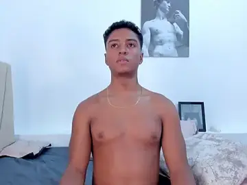 Stripchat Sex Cam of MagnusKing_