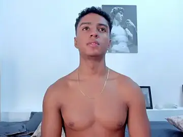 Stripchat Live Sex Cam of MagnusKing_