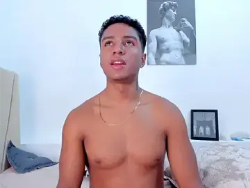 Stripchat Sex Cam of MagnusKing_