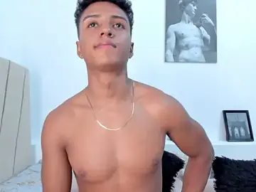 Stripchat Free Live Porn of MagnusKing_