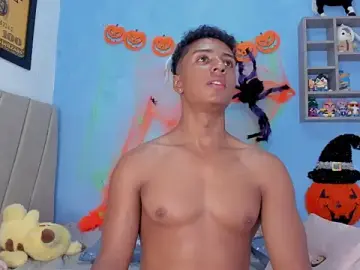 Stripchat Live Porn of MagnusKing_