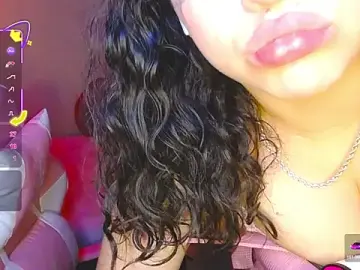 Stripchat Live Sex of kim_saenz20