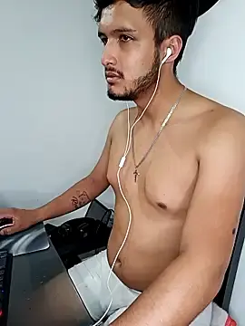 Stripchat Sex Cam of mosmar_20